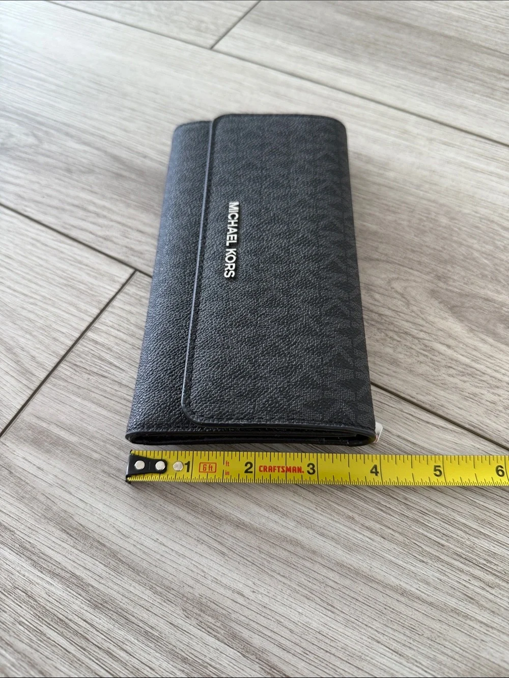 Michael Kors Jet Set Travel Large Trifold Wallet Black and silver